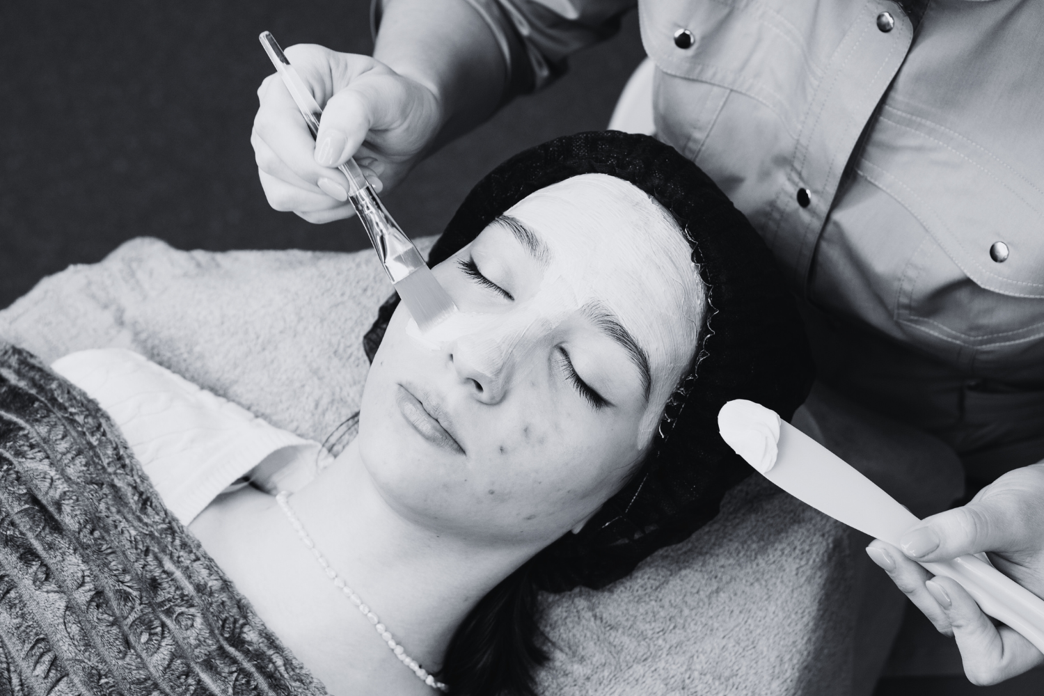 Why is it Important for Teens to Have Facials: A Path to Healthy Skin and Confidence
